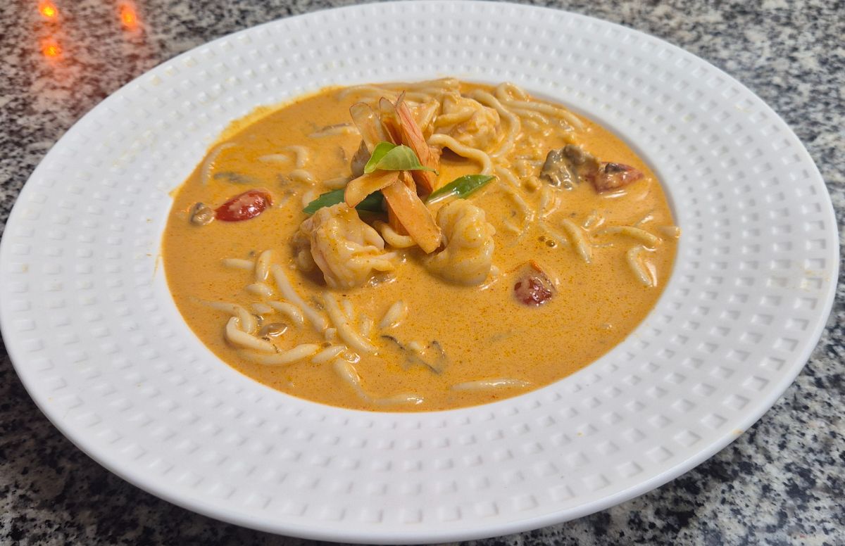 Creamy Coconut Tom Yum Noodles — Best Quality Daughter Style