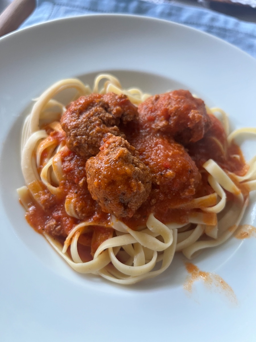 Fettuccine And Meatballs