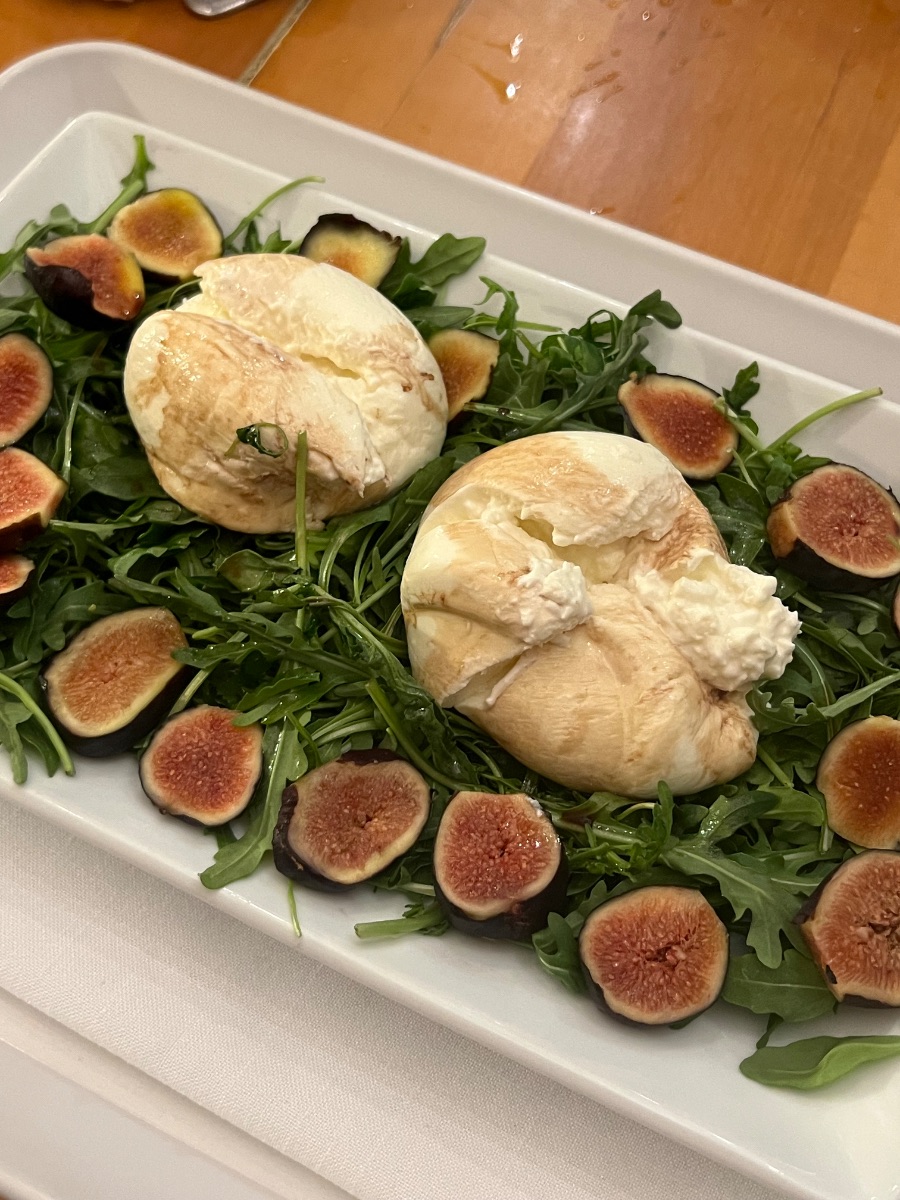 Burrata With Figs And Arugula